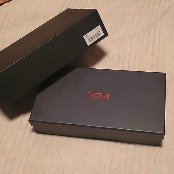 Tumi Nester Jewelry Roll Earl Grey - Picture 5 of 11